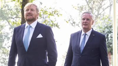 Koning Willem Alexander en Commissaris van de Koning Andries Heidema